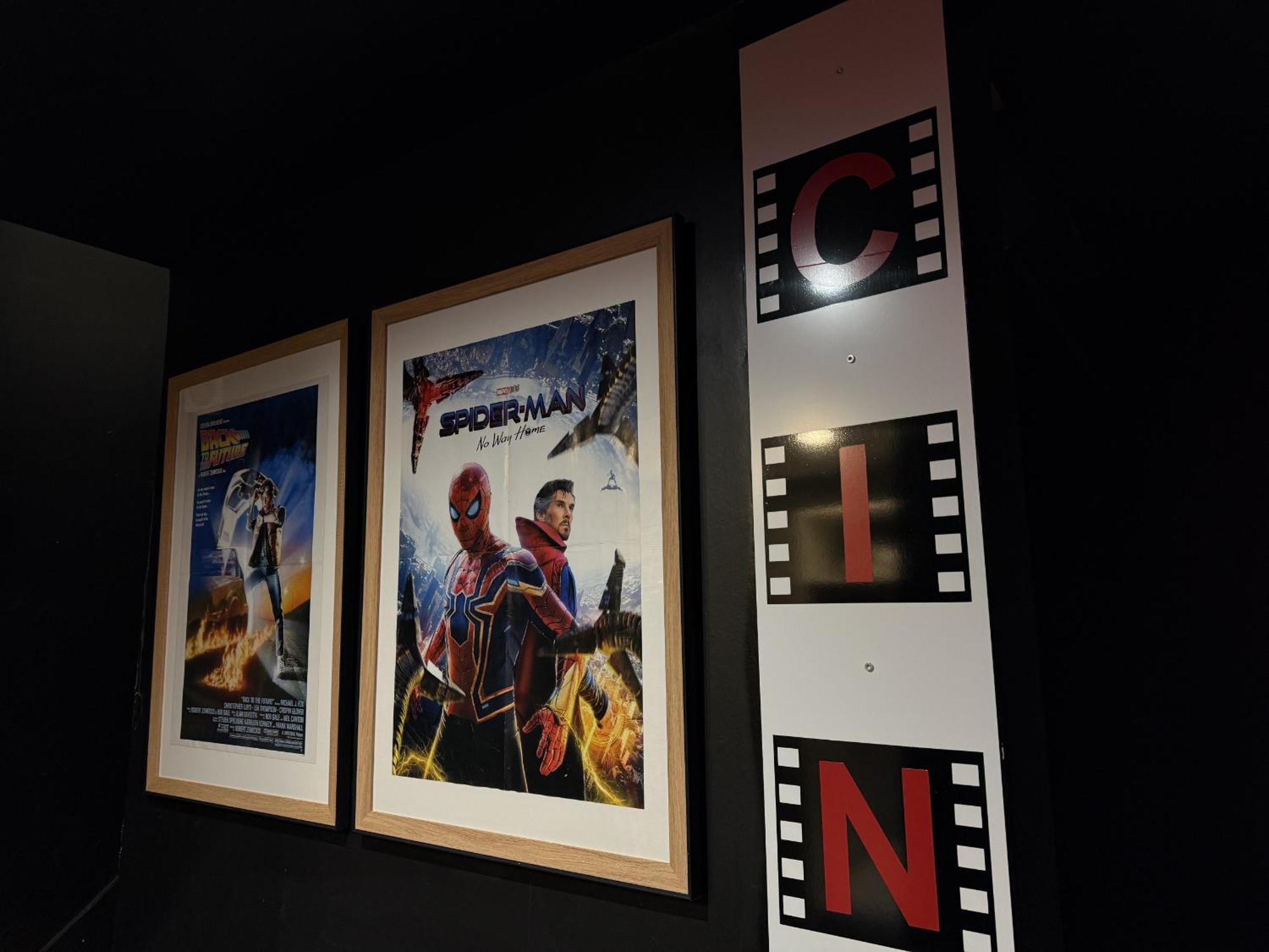 80 - Paris Cinema Sebastopol Buitenkant foto
